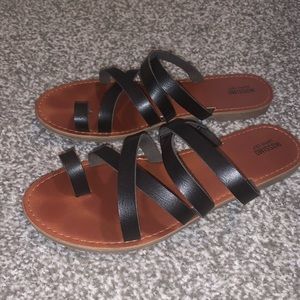 mossimo strappy sandals